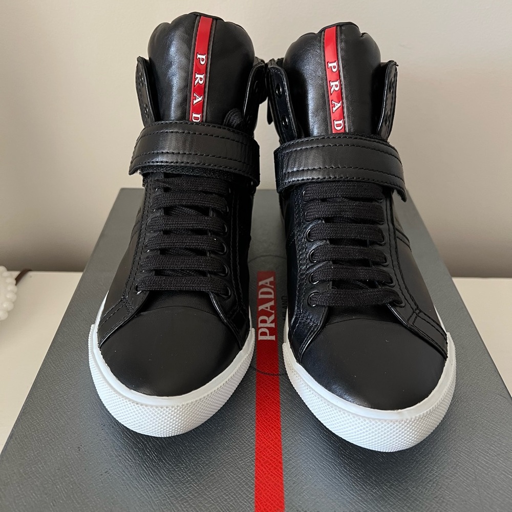 Woman’s Prada hightop leather sneakers 38 /7.5